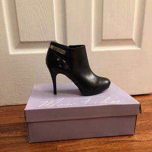 5.5 brand new Marc Fisher booties